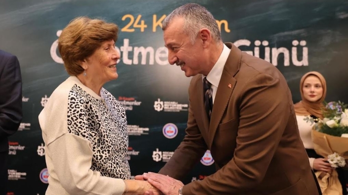 Başkan Büyükakın: “Ülkemizin geleceğini inşa ediyorsunuz”